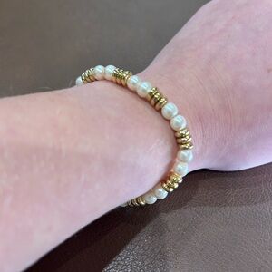 Elegant Gold and Cream Beaded Bracelet